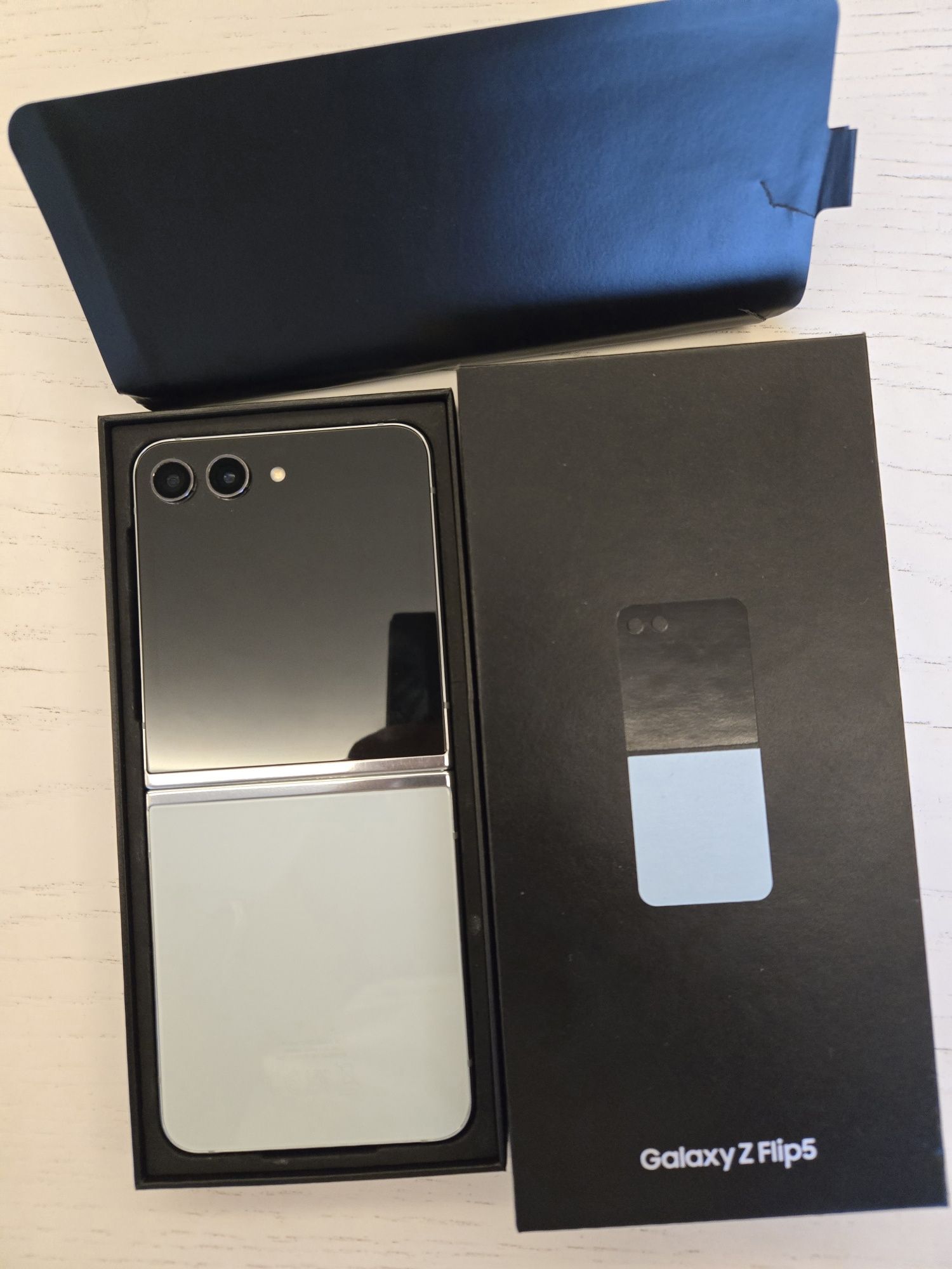 Samsung z flip 5 самсунг з флип 5 гр. Монтана Парта 1 • OLX.bg