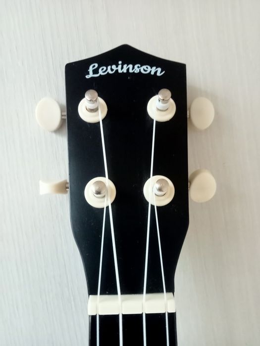 Укулеле музыкальный инструмент