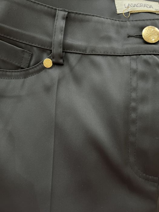 Черные брюки классические