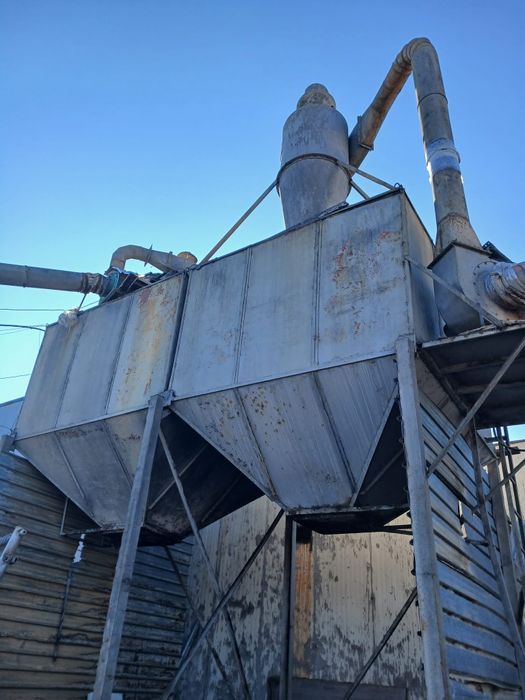 Индустриални метални бункери