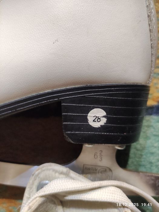 Продам коньки фигурные