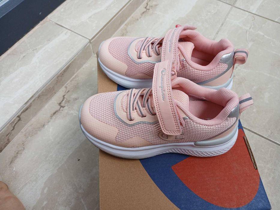 Маратонки за момиче