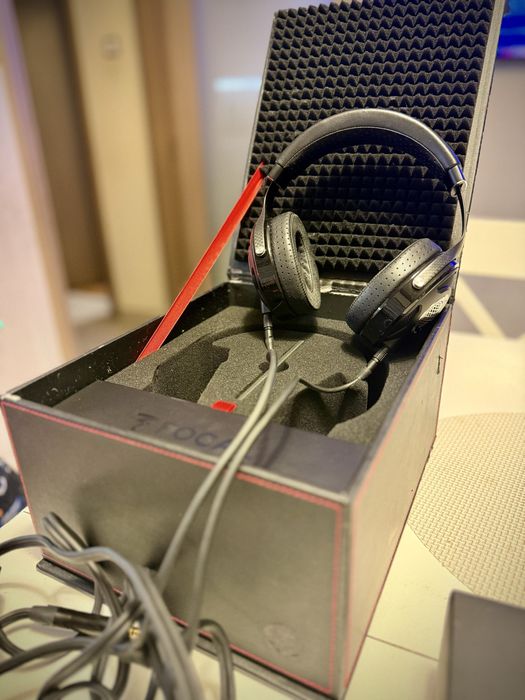 Focal Utopia headphones аудиофилски слушалки