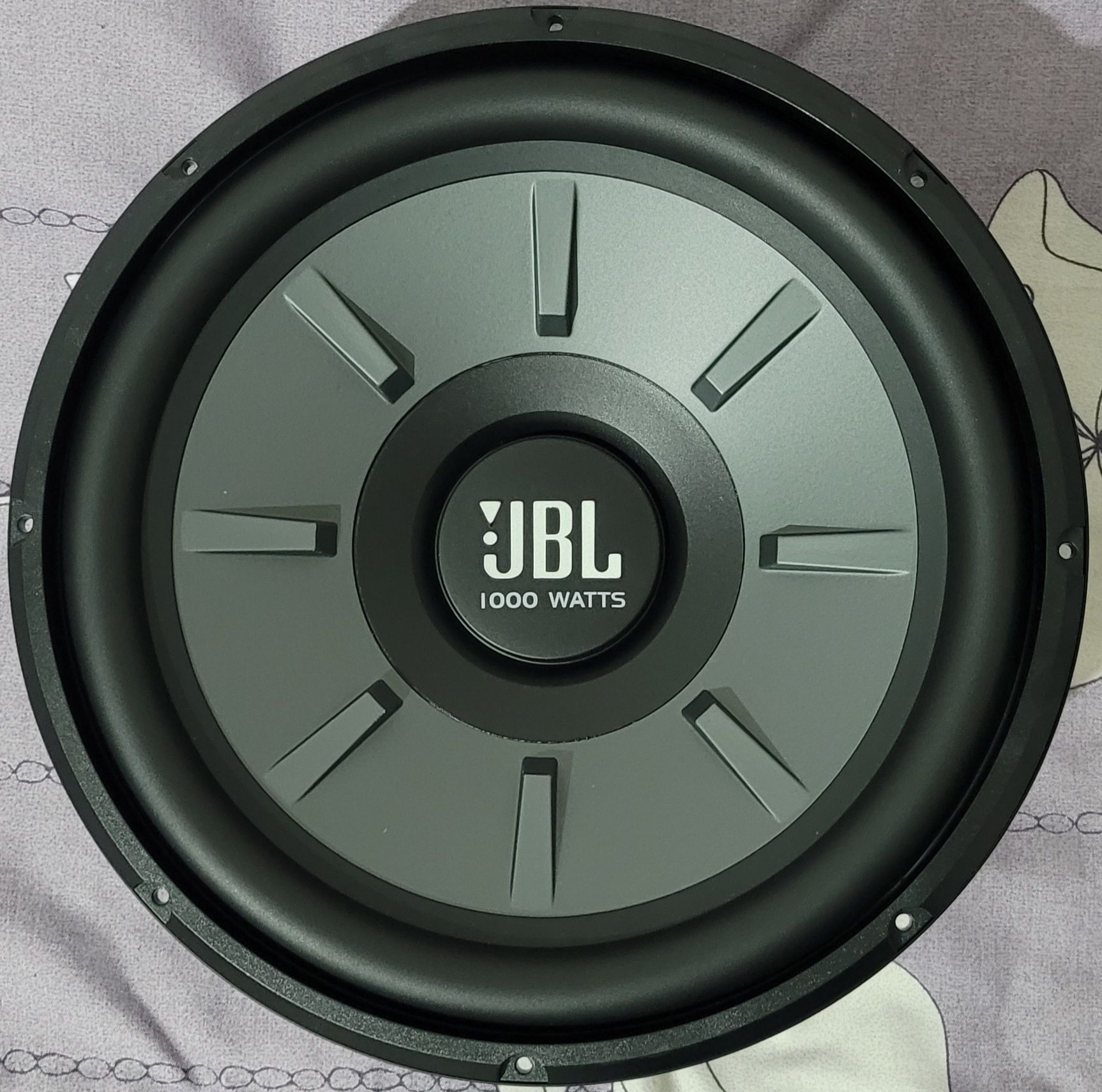 сабвуфер jbl - Автозапчасти и аксессуары в Газалкент - OLX.uz