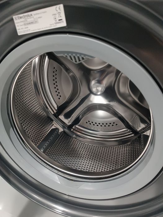 Продам стиральную машину elektrolux 7кг