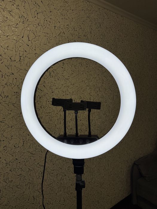 Кольцевая лампа