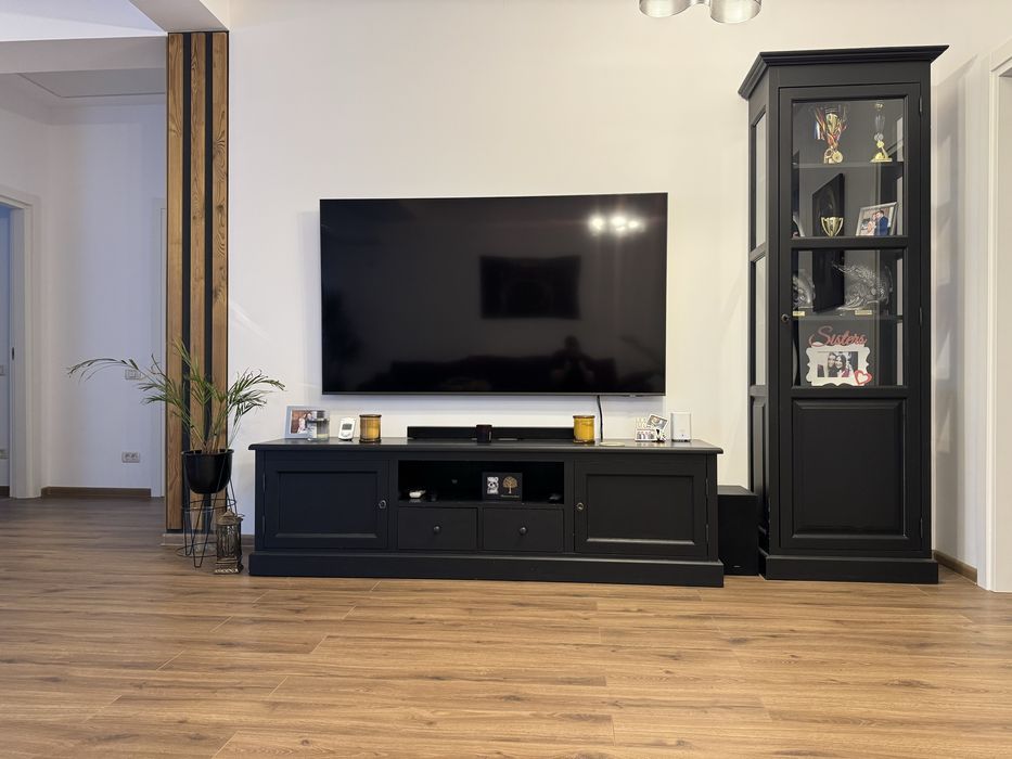 Comoda TV si vitrina