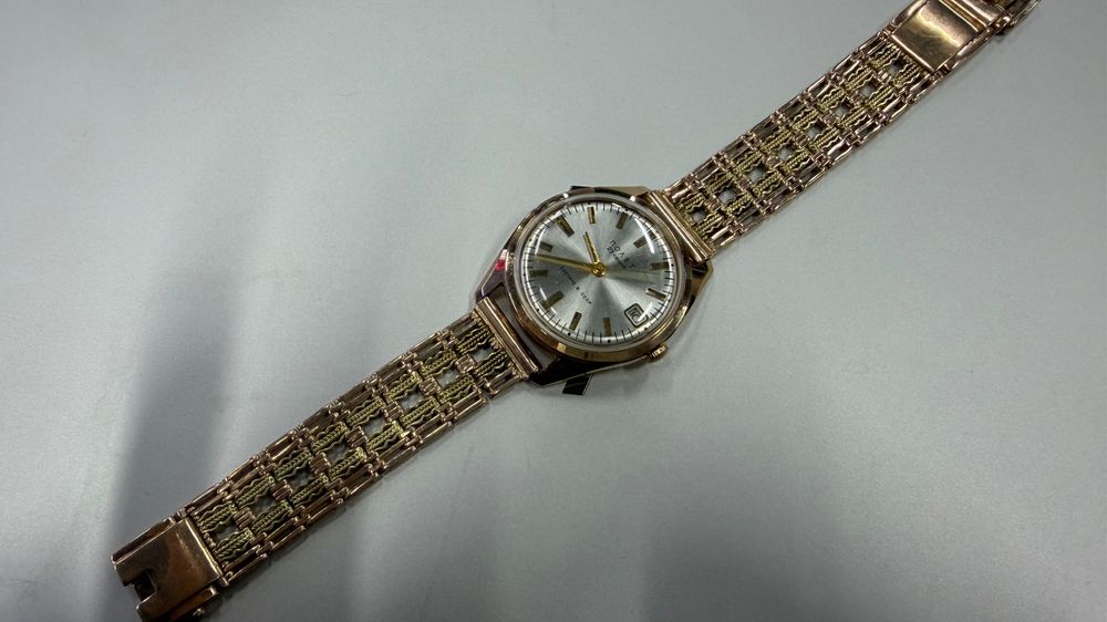 Продам Золотые часы 80.26 общий! Вес золото 55.34 проба 583 советские!