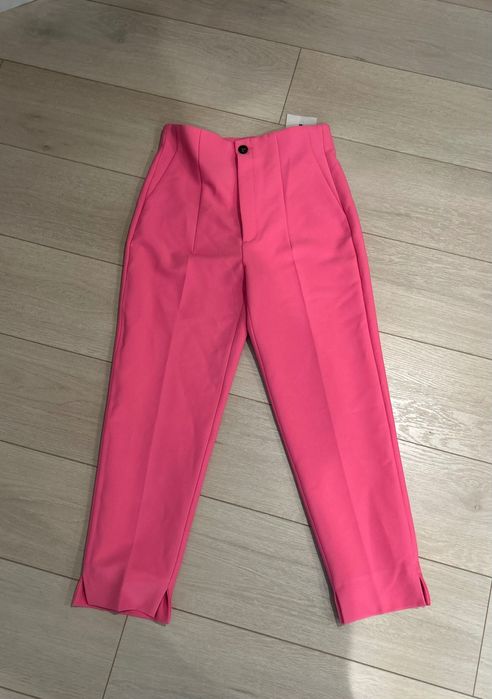 Розов панталон Zara
