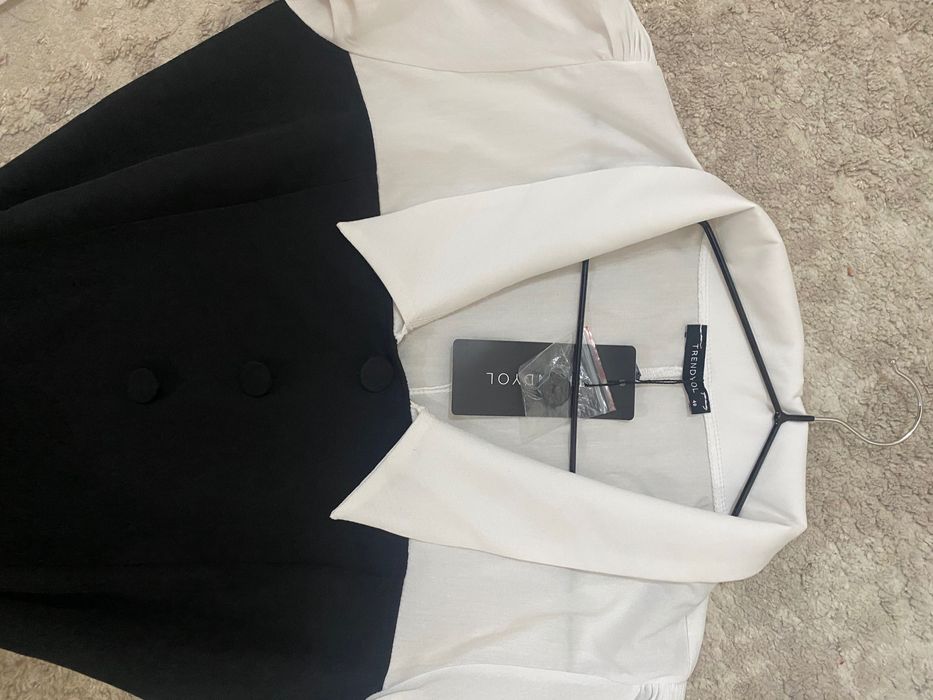 дамска рокля нова 40 номер Л размер