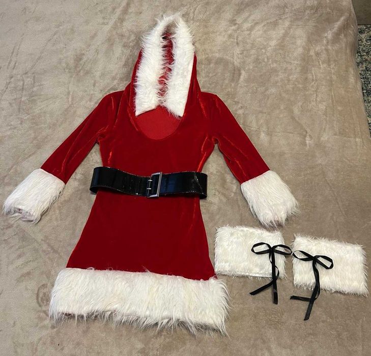 Vand costumatie de Craciunita, marimea M - rochie curea accesorii