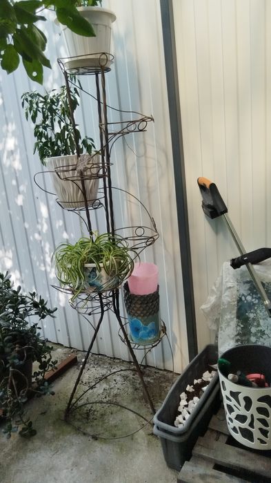 Продам подставку под цветы