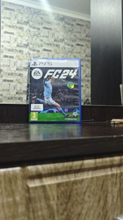 Диск FC 24 PS5 .