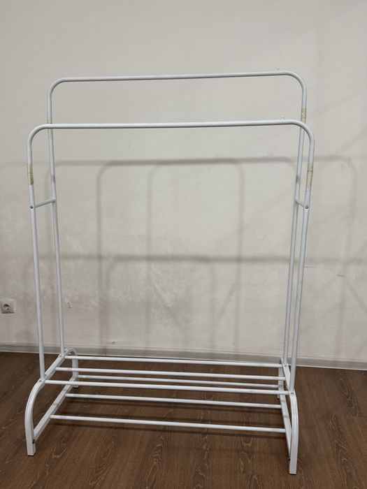 Вешалка продам металлический