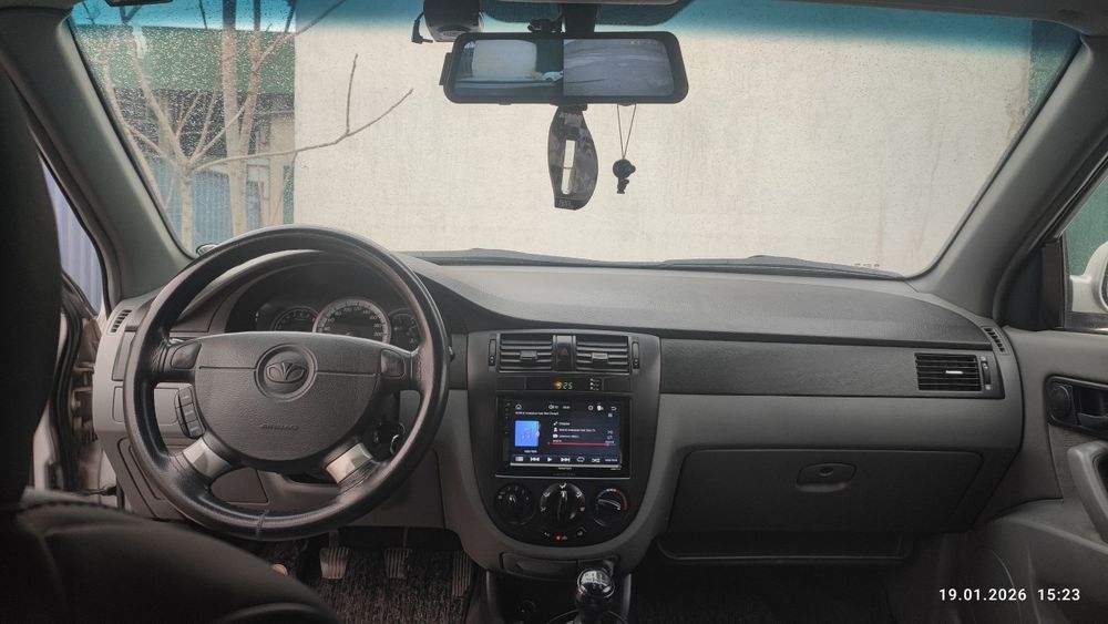 Автомобиль лачетти