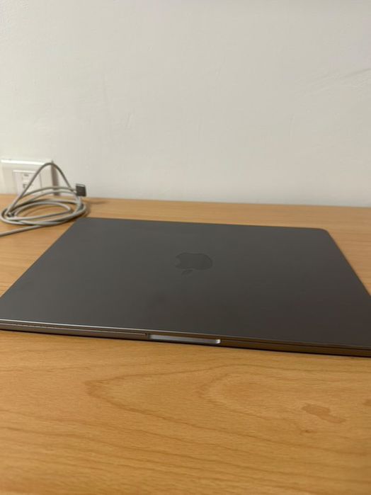 Apple Macbook M2 (2022)