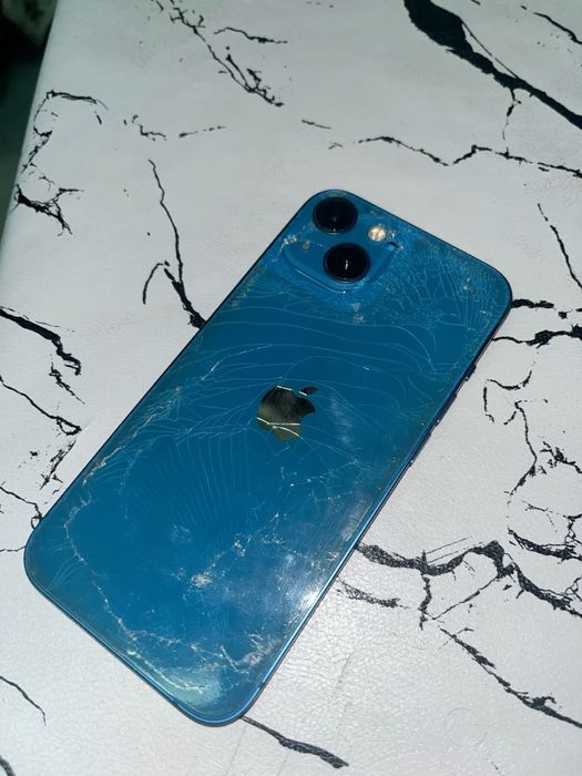 Продам айфон 13 синий