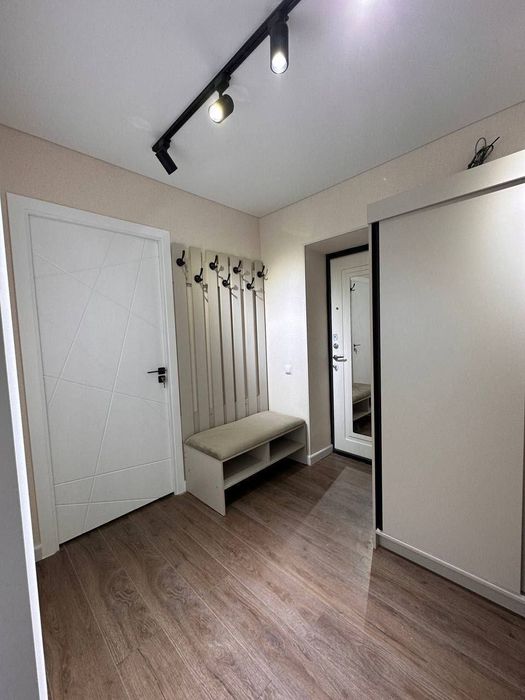 Новомосковская продаётся квартира 77 серия 2/1/4