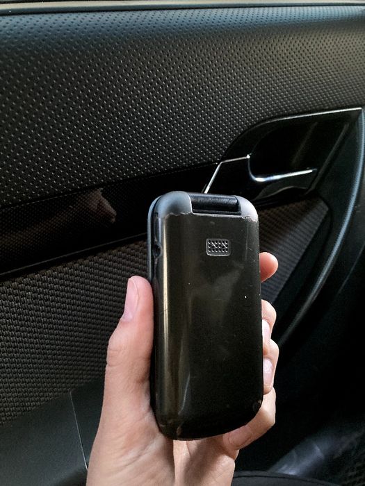 Iphone oppo noveu Telefon sotiladi