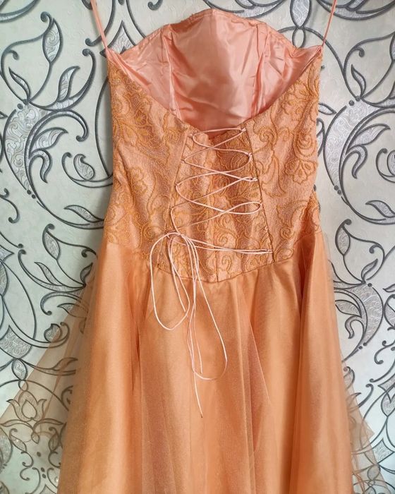 Платье пышное  с корсетом