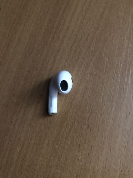 AirPods 3, правый наушник