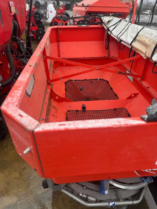 Distribuitor Ingrasaminte KUHN AXIS 40.1 – calculator dozaj