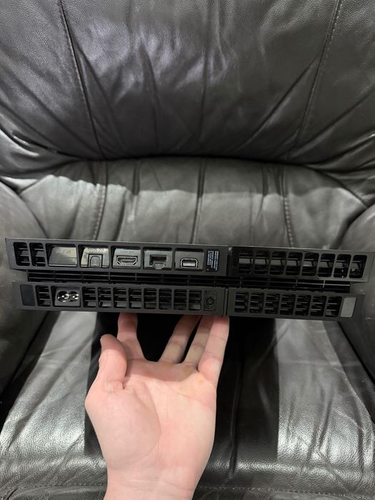 PlayStation 4 с кутия