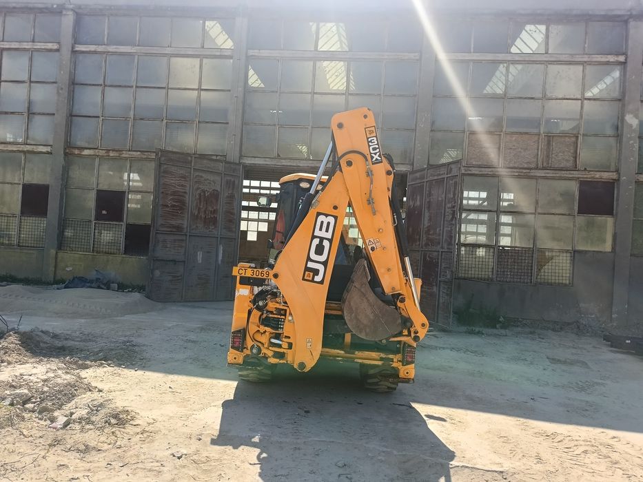 Vând Buldoexcavator JCB 3CX (Varianta 3CX 14MFWM) – An 2019 – 4x4