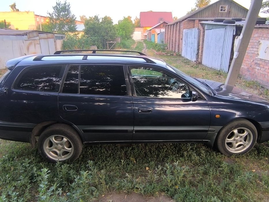Срочно Продам Тойоту калдину