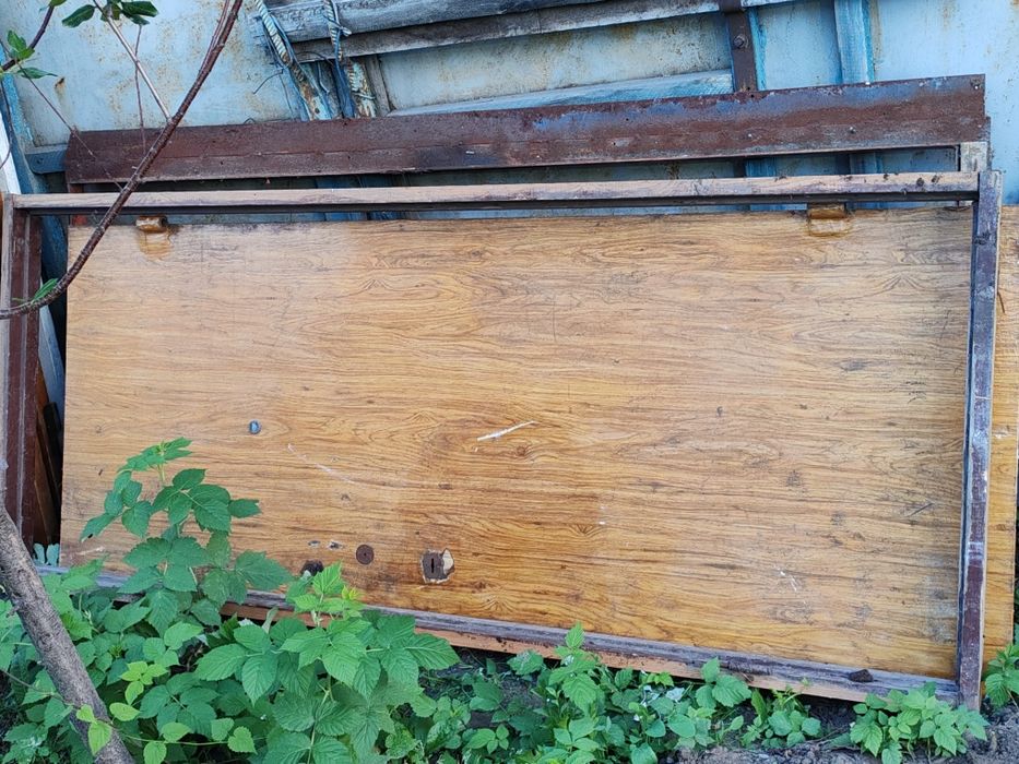 Продам жилезную дверь