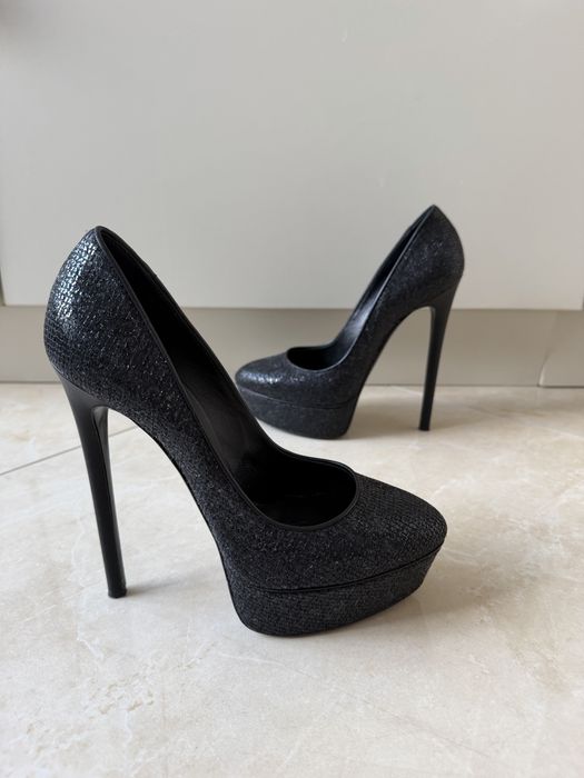Casadei блестящо черни обувки