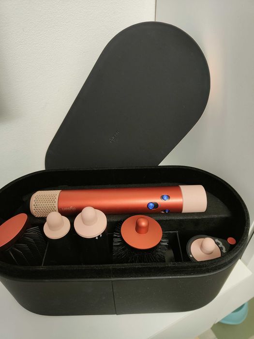 Vând dyson airwrap! Predare în Constanța sau imprejurimi