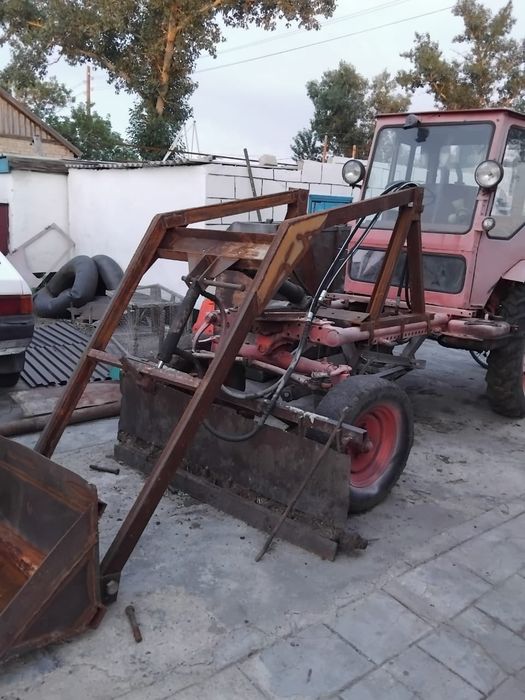 Продам трактор Т-16.