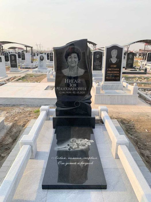 Памятники из украинского и индийского гранита