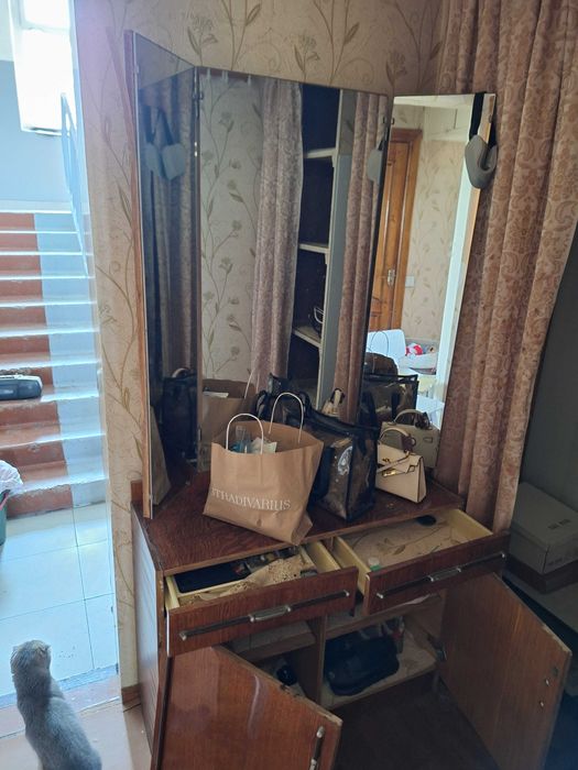 Прихожая мебель отдам даром