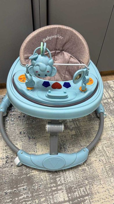 Детская кроватка , электронная качалка , ходунки