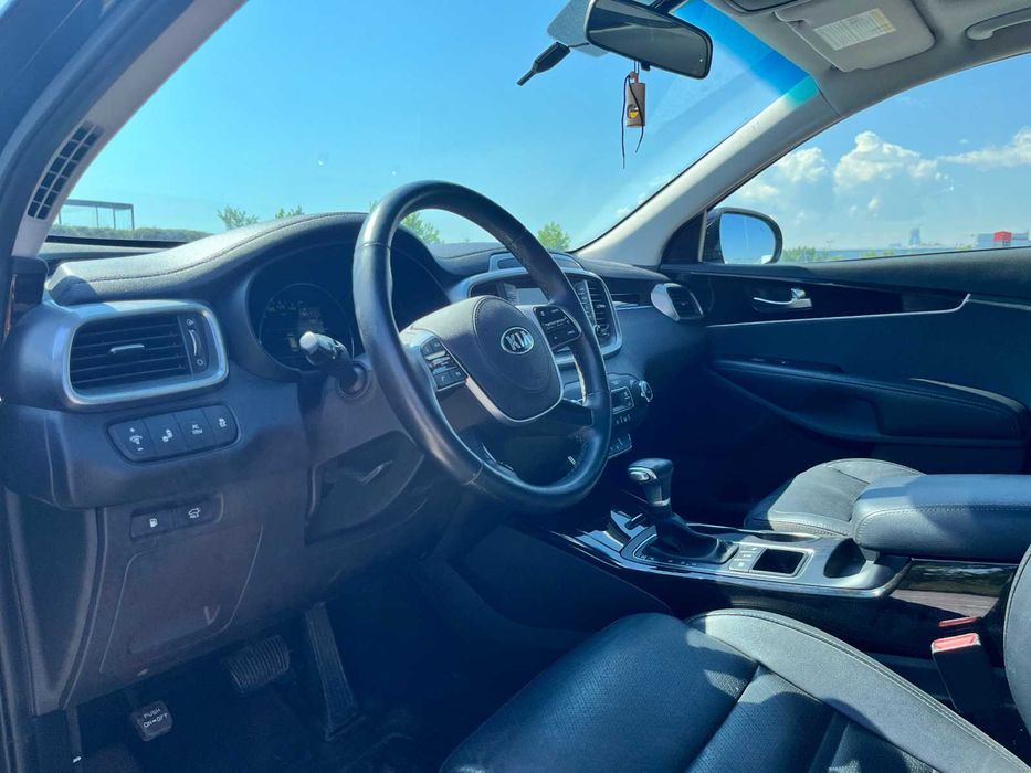 Продавам Kia Sorento EX V6 3.3 290 конски сили Пробег: 30000
