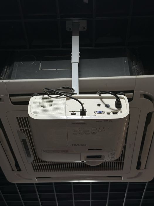 продаются Проектор Epson