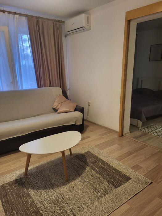 Inchiriez apartament in regim hotelier