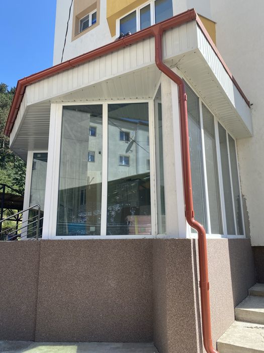 Spațiu comercial central Comănești posibilitate de inchiriere