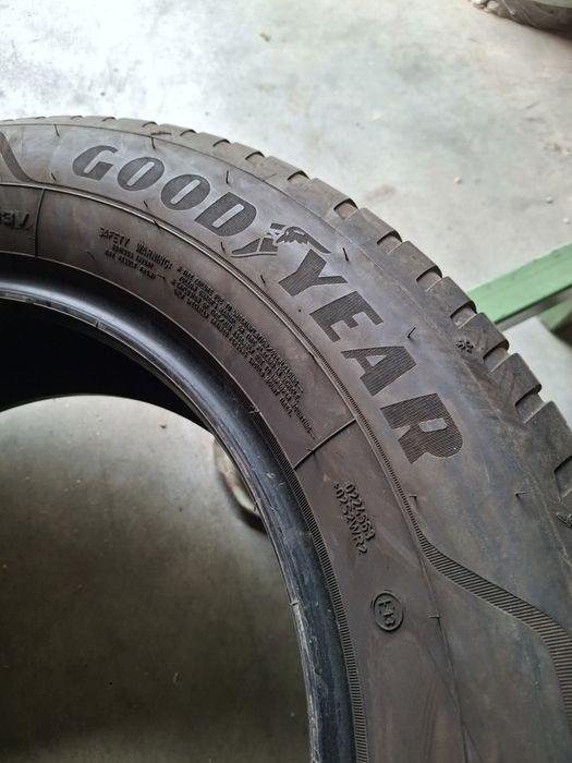 2 Anvelopele All season 215 65 r17 Goodyear