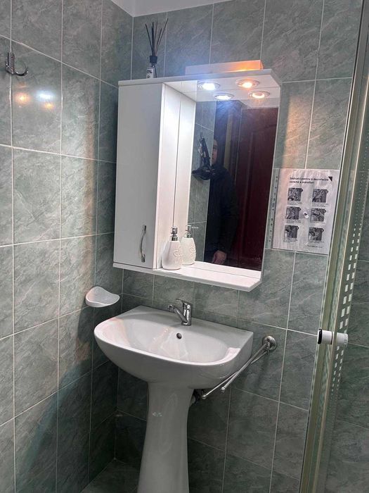 Vand  Lavoar baie cu piedestal inalt Cersanit si dulap baie cu oglinda