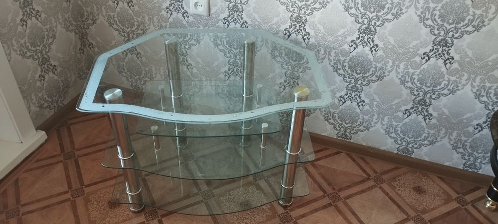 Продам тумбу под телевизор