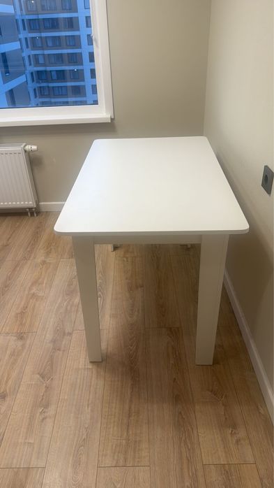 Продам стол и ковер