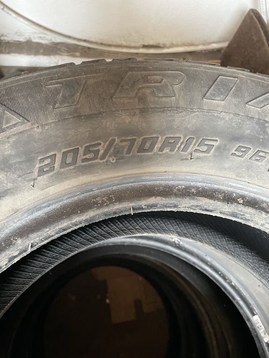 Продам автошины размер 205/70R15