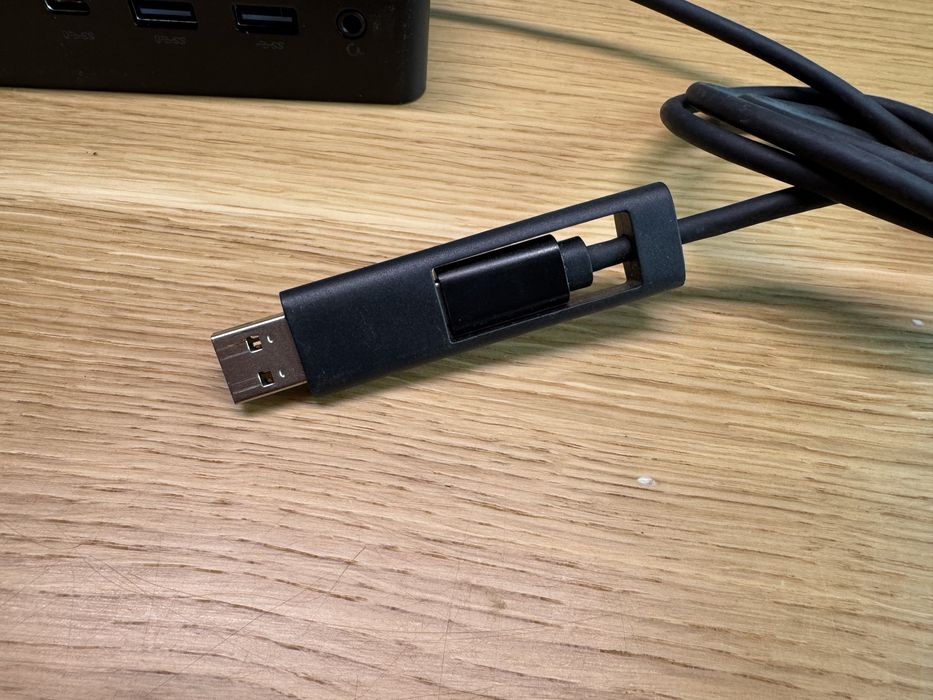 Docking station Dell D6000 defect