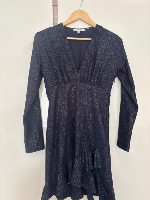 Rochie neagra cu fire auri