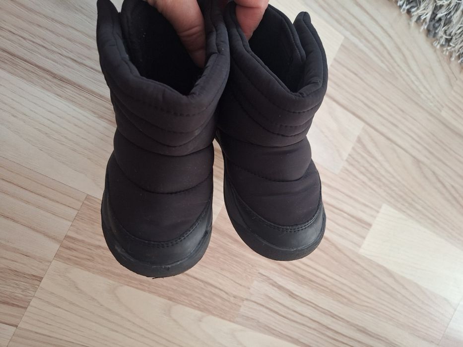 Ghetute impermeabile Zara