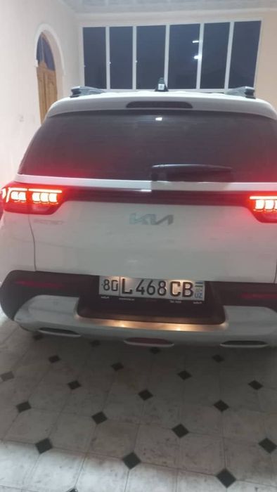 Sotiladi: Kia Sanet avtomat. Rangi oq. Bezinda. Narxi 16.500$  kami bo