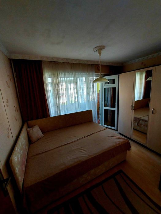 Дава се под наем Тристаен апартамент в Бургас, Славейков - 70 кв.м за 204 € - Снимка #2